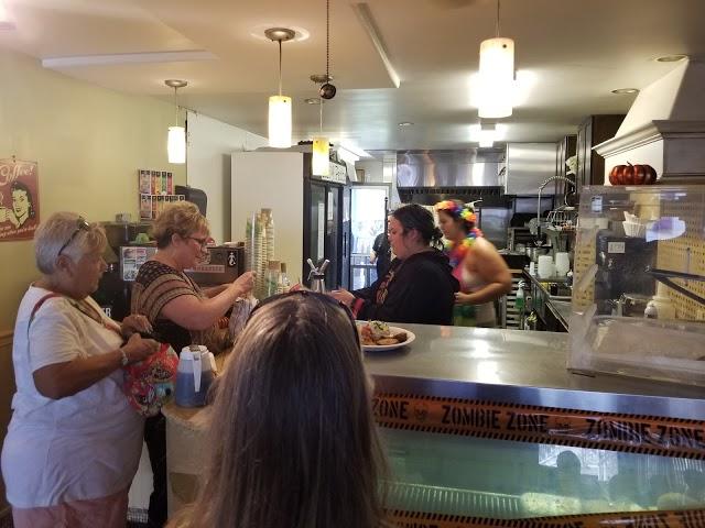 Lei Petite Cafe & Bakery