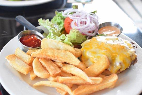 Pineapple's Island Fresh Cuisine