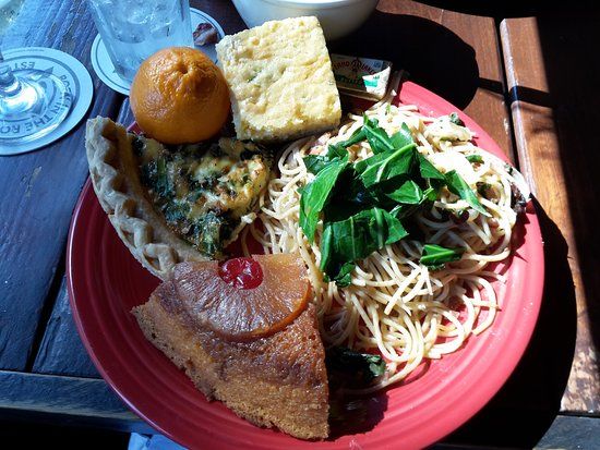 Tapa's Restaurant & Lanai Bar